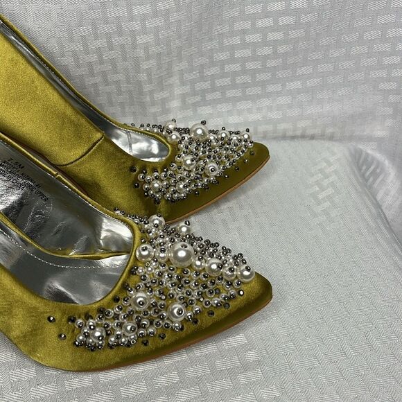 Cape Robbin Pearl Studded Heels - Picture 3 of 6